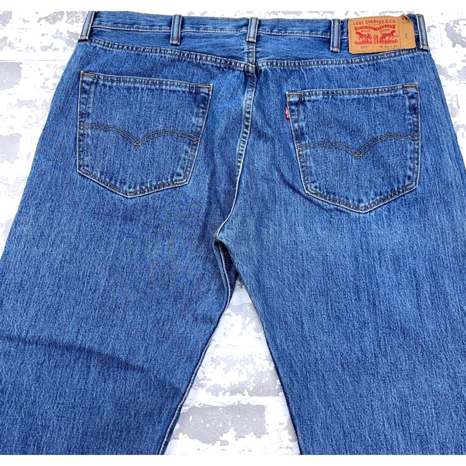 Levi's Levi's 501 Jeans Men 40x32 Straight Regular Medium Wash Blue Button Fly Size US 40 / EU 56 - 3 Thumbnail