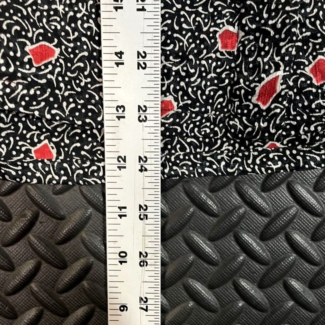 Pendleton VINTAGE Pendleton Shirt Button-Up Black Red Print Women 10 Petite Sophisticates Country Button-Up Shirt Women’s Size 10 Size L / US 10 / IT 46 - 6 Thumbnail