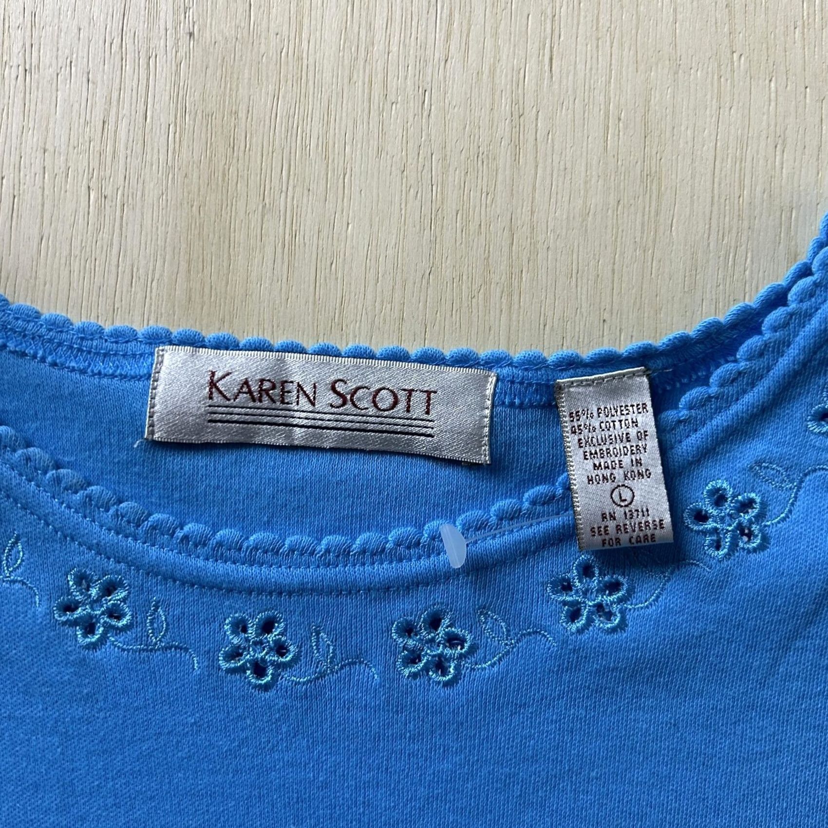 Vintage VINTAGE Karen Scott Shirt Womens Large Blue Embroidered Floral Crew Neck Top Size L / US 10 / IT 46 - 2 Thumbnail