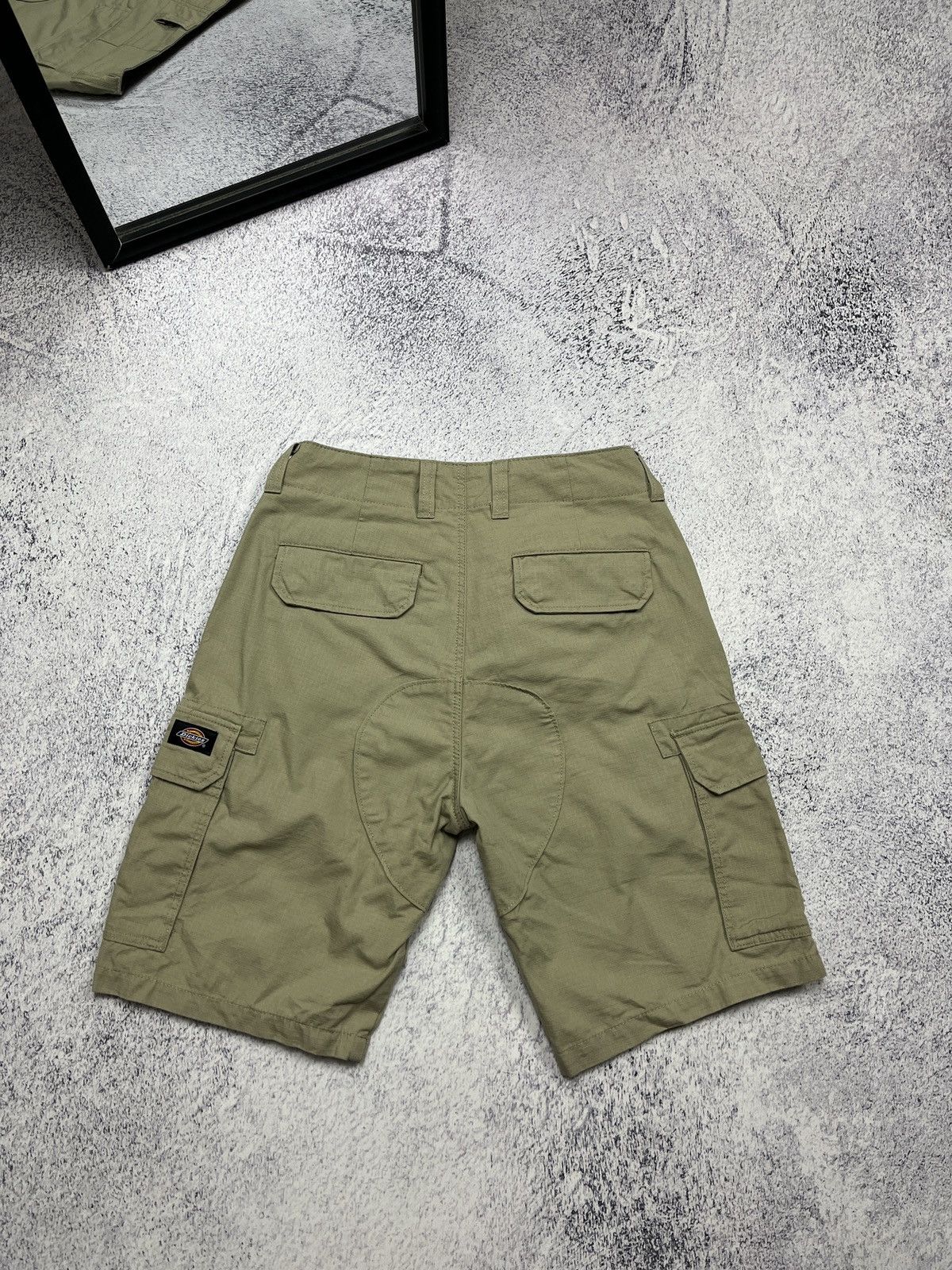 Dickies Crazy Vintage Y2K Dickies Cargo Shorts Baggy Workwear Skater Size US 30 / EU 46 - 1 Thumbnail