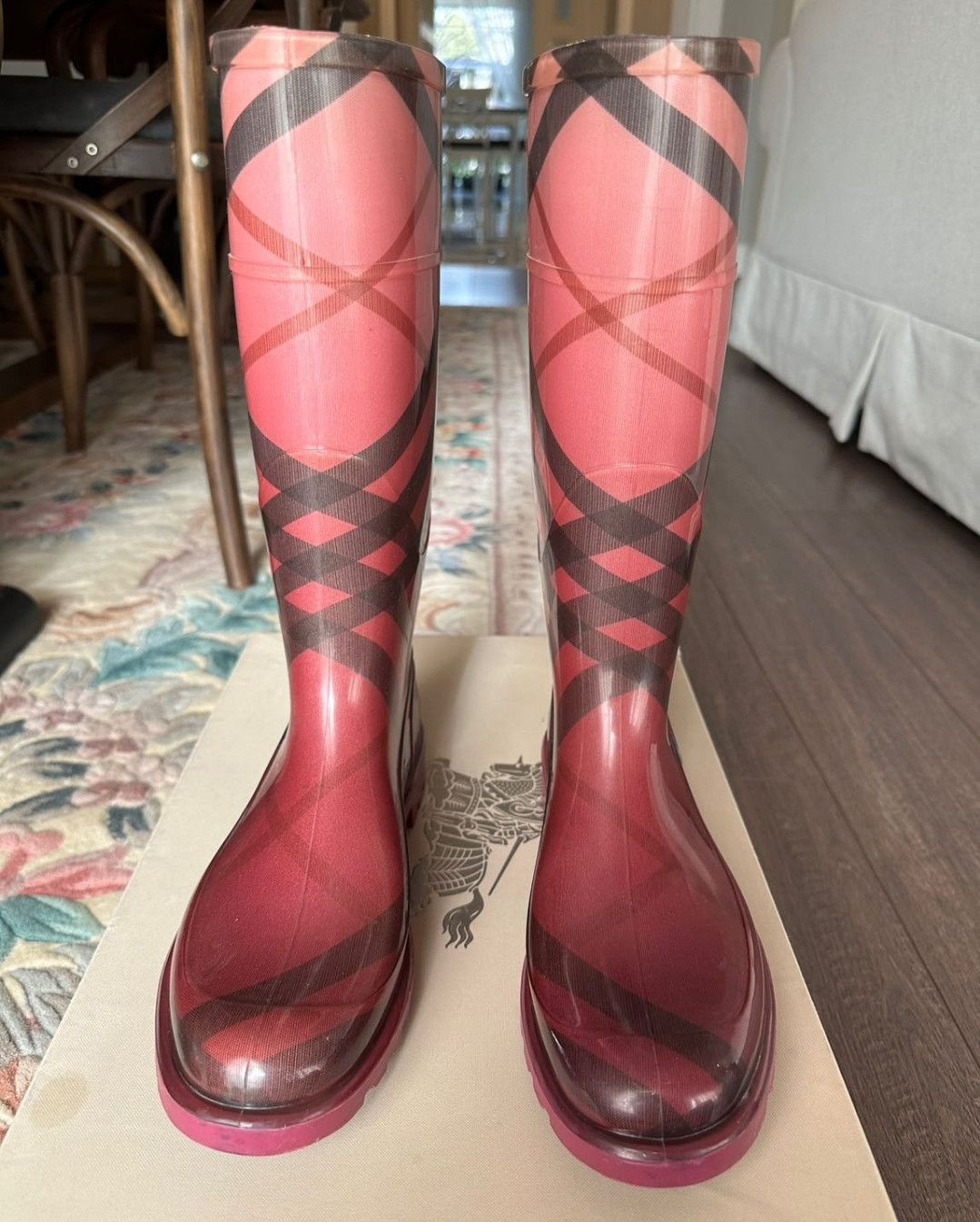 Burberry Burberry Magenta/Black Nova Pop Degrade Rubber Rain Boots Size US 9.5 / IT 39.5 - 1 Thumbnail