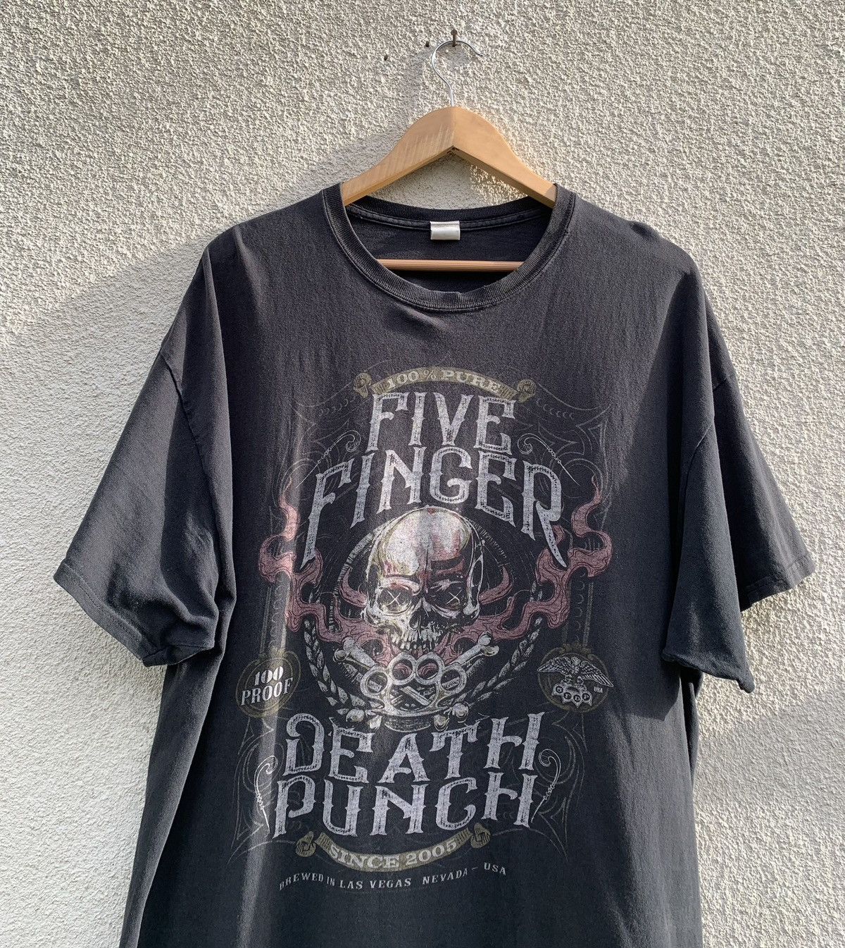 Band Tees Vintage Five Finger Death Punch Faded Distressed T-shirt Size US XXL / EU 58 / 5 - 2 Thumbnail