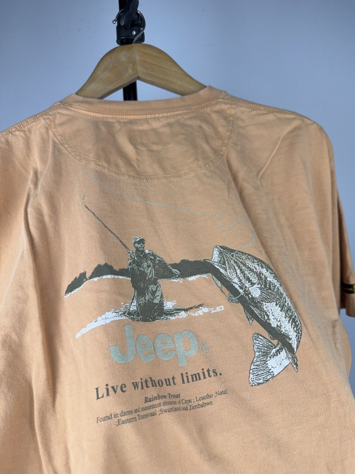 Jeep Vintage 2005 Jeep “Live Without Limits” Graphic T-Shirt L sz Size US L / EU 52-54 / 3 - 15 Thumbnail