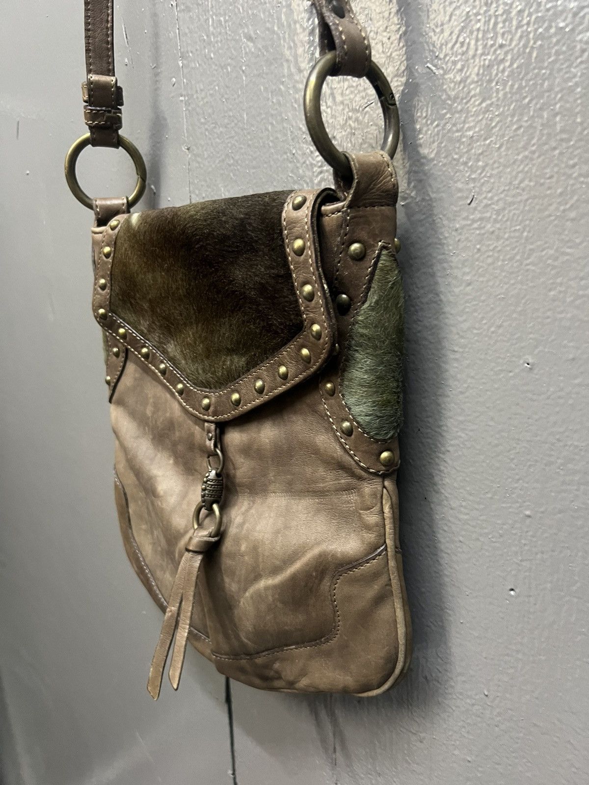 Genuine Leather Yurena by Estro Sling Bag Made in Italy Size ONE SIZE - 4 Thumbnail