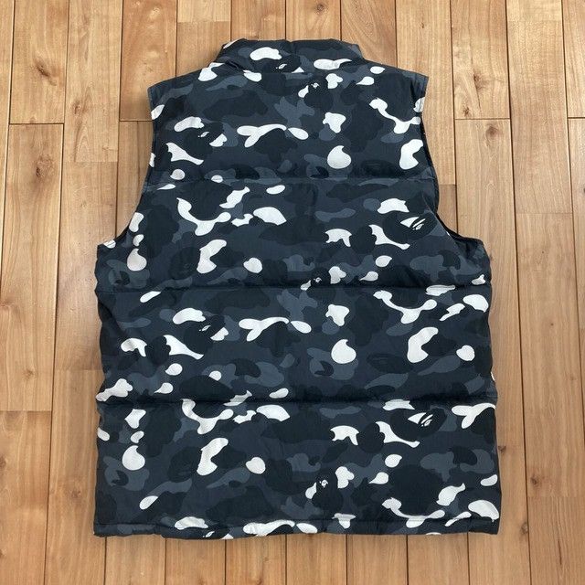 Bape 💫Glow in the dark💫 Reversible Down Vest BAPE City Camo APE Size US L / EU 52-54 / 3 - 4 Thumbnail