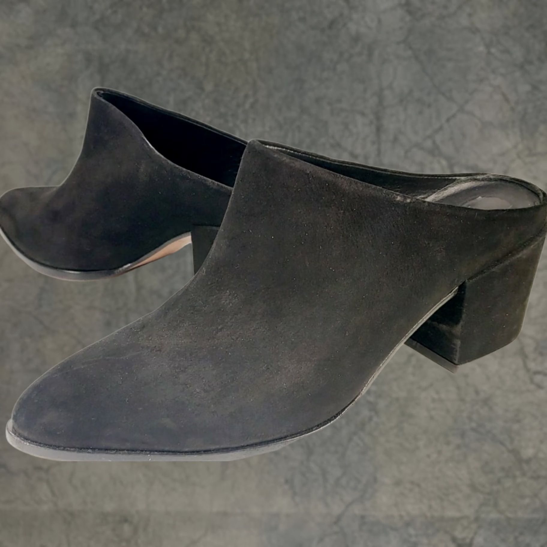 Vintage Messeca New York Women's Size 7 Black Suede Mule 2.75" Block Heel Pointed Toe Shoes Size US 7 / IT 37 - 1 Thumbnail