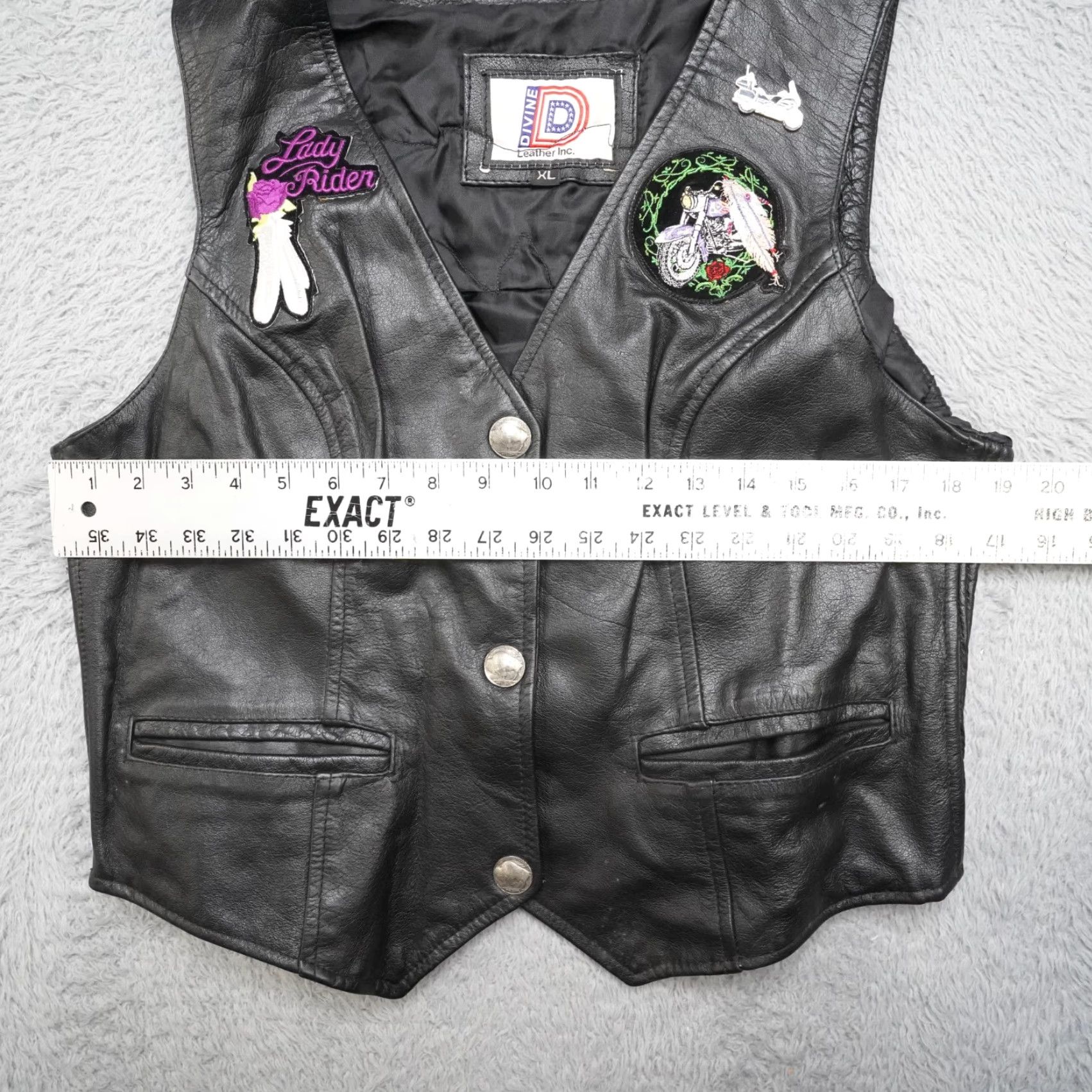 Vintage VINTAGE Divine Leather Biker Vest Womens XL Black Patches Buffalo Nickel Lady Rider Vest Jacket Size XL / US 12-14 / IT 48-50 - 7 Thumbnail
