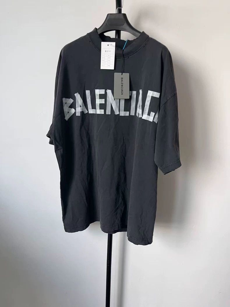 Balenciaga Balenciaga Logo Embroidered Loose Fit Short Sleeve T-Shirt Size US L / EU 52-54 / 3 - 1 Thumbnail