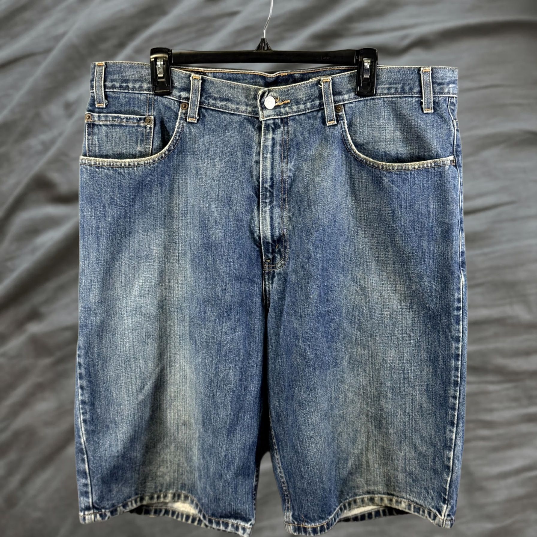 Levi's Levi's 569 Denim Shorts Mens 38 Loose Straight 5 Pocket Bermuda Casual Slim Relaxed Fit Blue 12in Inseam Mens Size US 38 / EU 54 - 1 Thumbnail