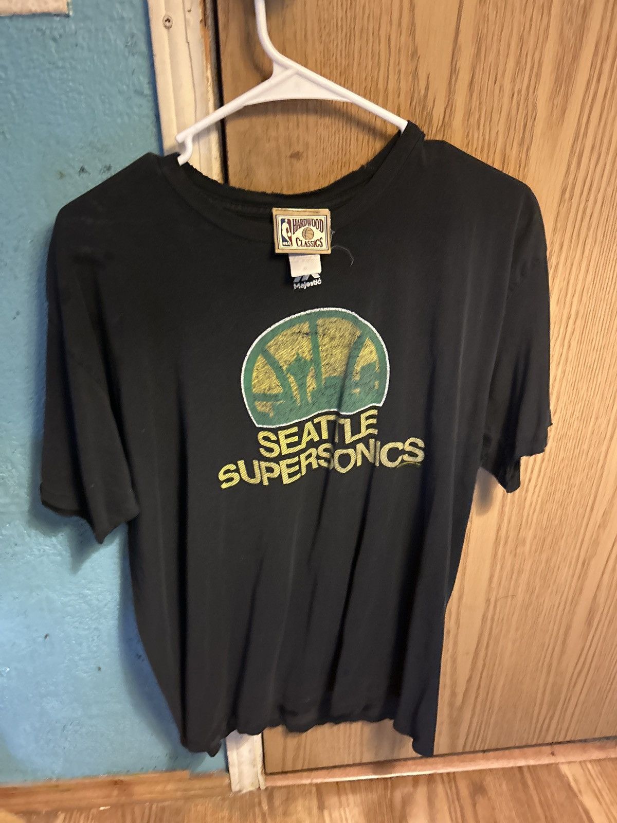 NBA HardWood Classics Seattle Supersonics Tshirt Size US XL / EU 56 / 4 - 1 Thumbnail