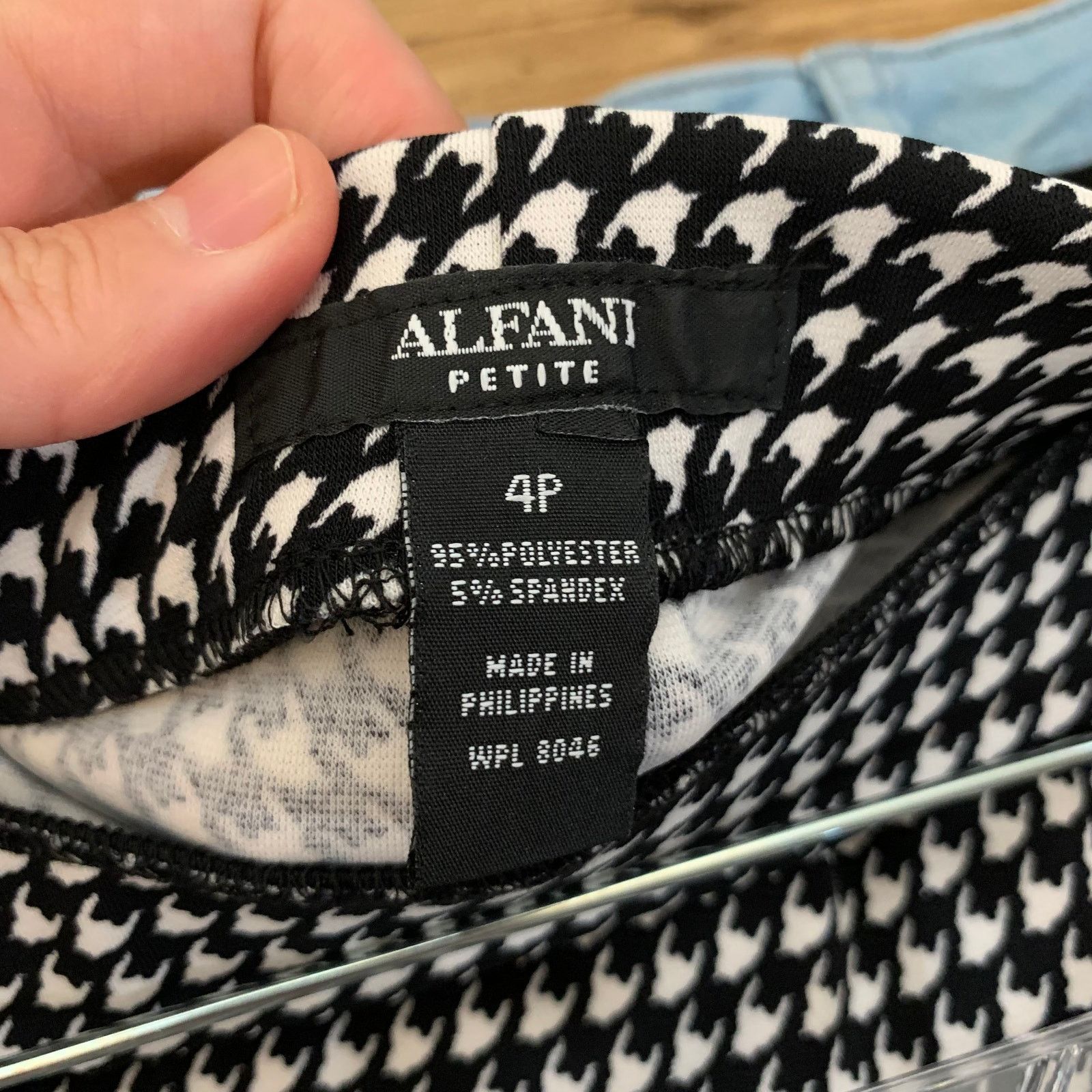 Alfani Alfani Women’s skirts size 4P Size 27" / US 4 / IT 40 - 2 Thumbnail