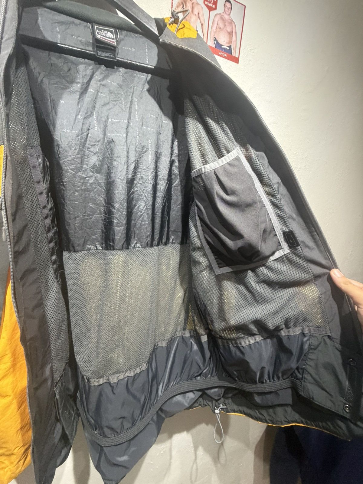 The North Face Vintage The North Face Summit Series Goretex Jacket Size US L / EU 52-54 / 3 - 19 Thumbnail
