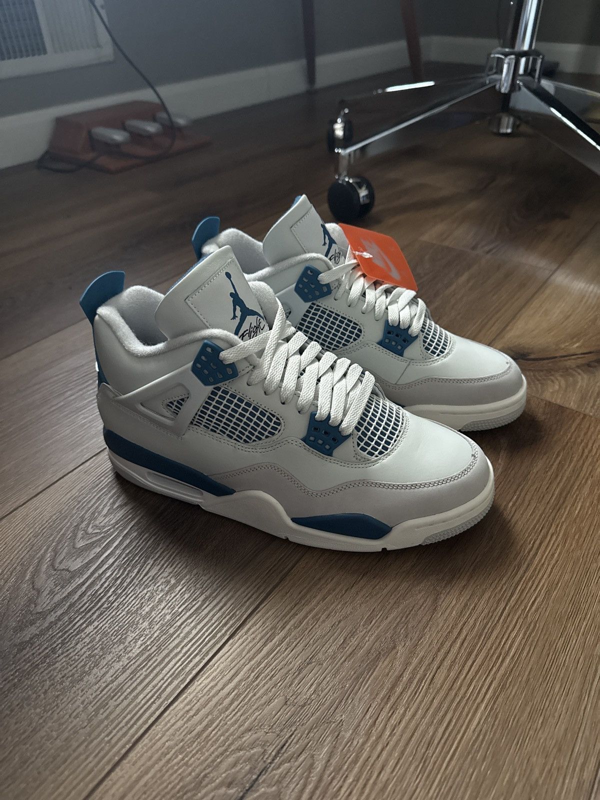 Nike Jordan 4 Military Size US 9 / EU 42 - 2 Thumbnail