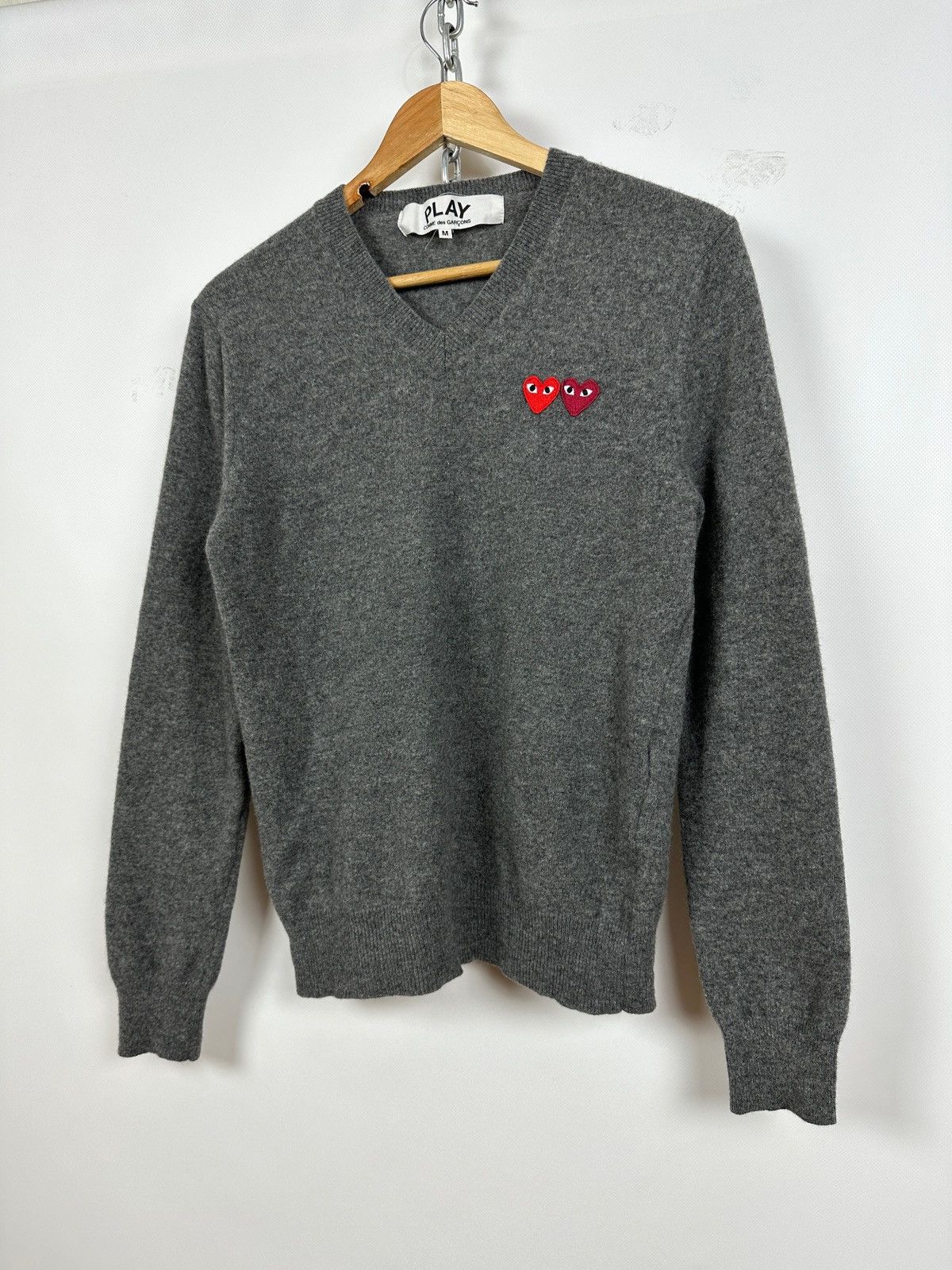 Comme des Garcons Comme des Garçons Play V-Neck Wool Double Heart Pullover Size US S / EU 44-46 / 1 - 3 Thumbnail