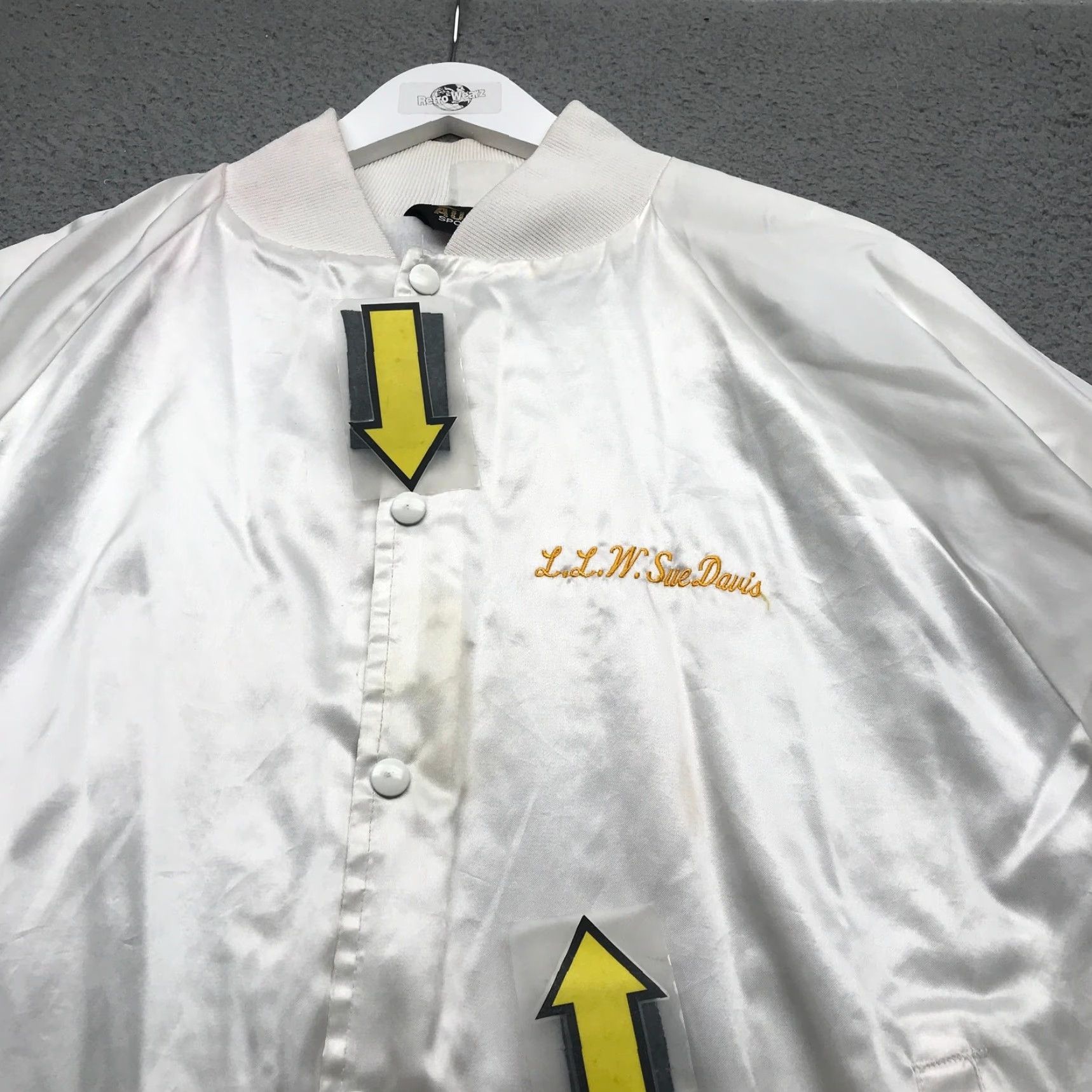 Vintage VINTAGE Auburn The Order Of The Golden Circle Miami Assembly Jacket XL Bomber Men White 80s Embroidered Logo Pockets Snap Lined Polyester Sportwear Size US XL / EU 56 / 4 - 6 Thumbnail