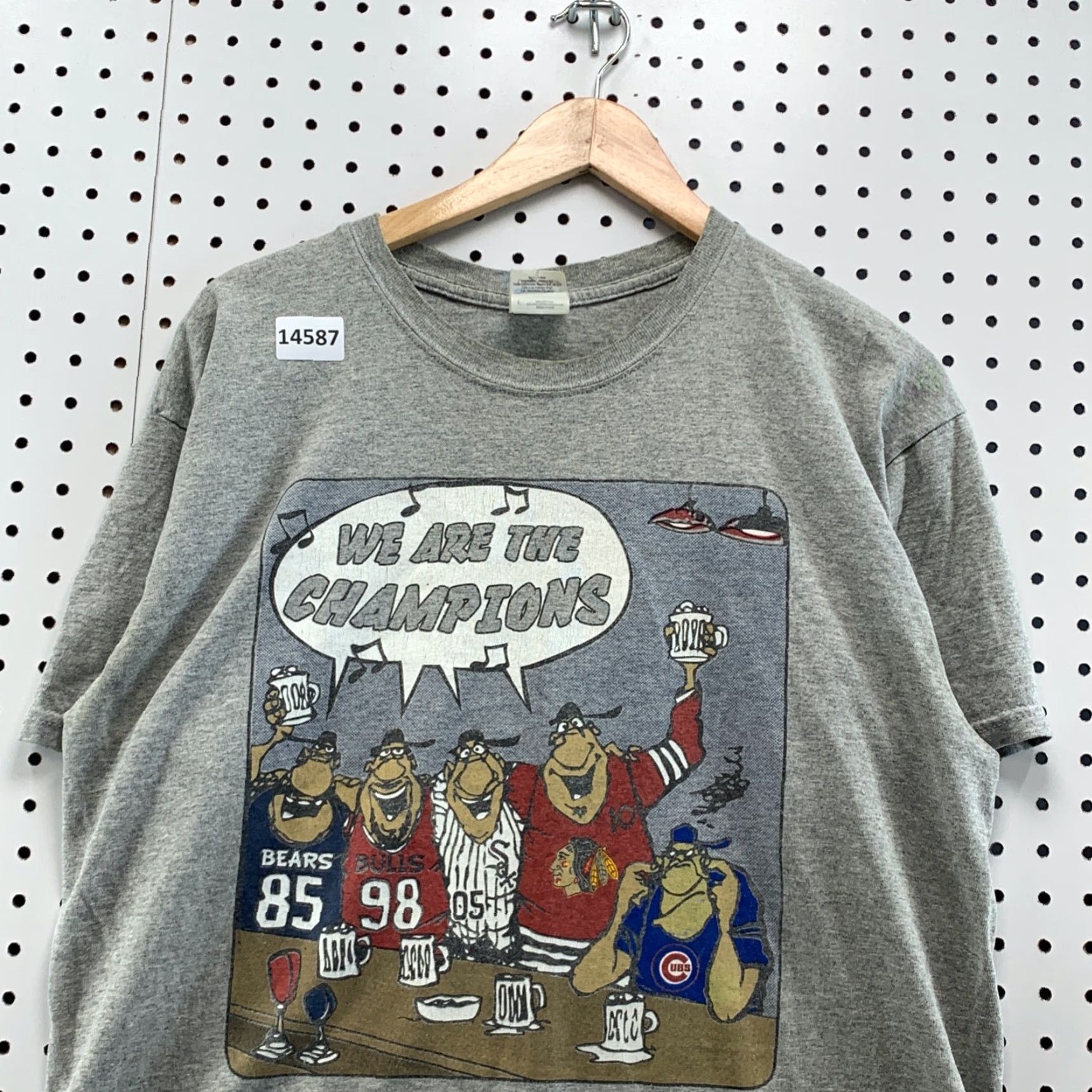 Gildan We Are The Champions Shirt Chicago Teams Bears Blackhawks Cubs Sox Large L Tee Size US L / EU 52-54 / 3 - 5 Thumbnail
