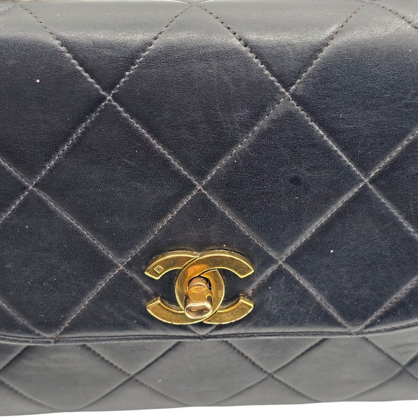 Chanel Black Quilted Lambskin Flap Shoulder Bag with Gold Hardware Size ONE SIZE - 5 Thumbnail