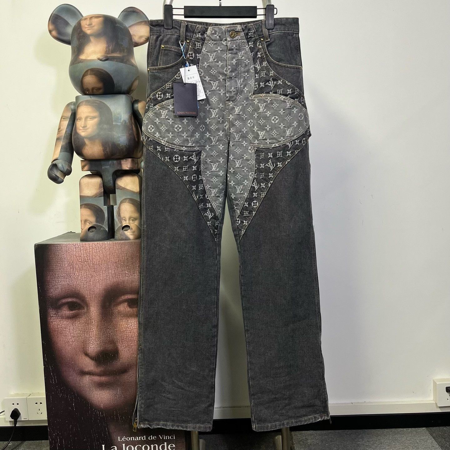 Louis Vuitton Louis Vuitton x Nigo Monogram Patchwork Denim 29 Size US 29 - 1 Thumbnail