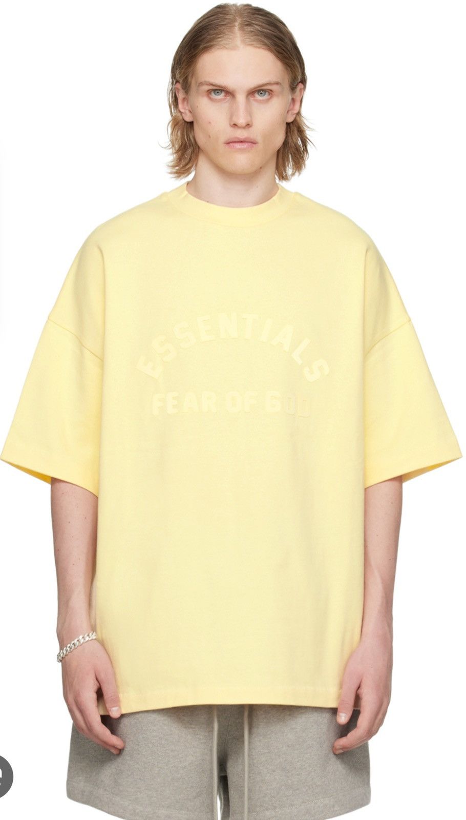 関税込＊FEAR OF GOD ESSENTIALS＊半袖Tシャツ ガーデンイエロー FEAR OF GOD ESSENTIALS logo-print T-shirt | Yellow | FARFETCH ID