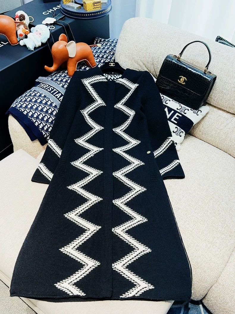 Chanel Black and white color block long-sleeved wool zippe