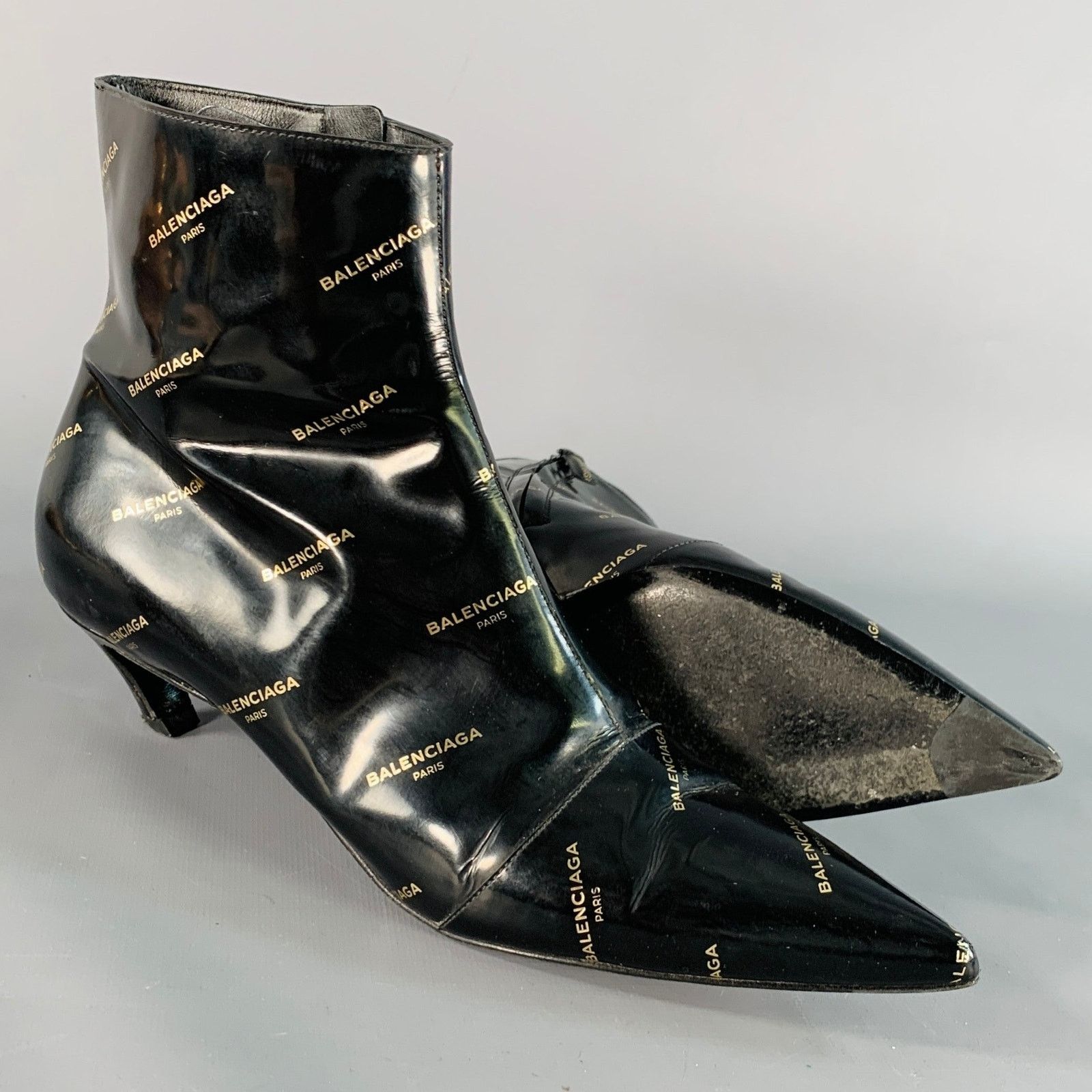 Balenciaga Black Gold Logo Patent Leather Ankle Kitten Heel Boots Size US 8 / IT 38 - 5 Thumbnail