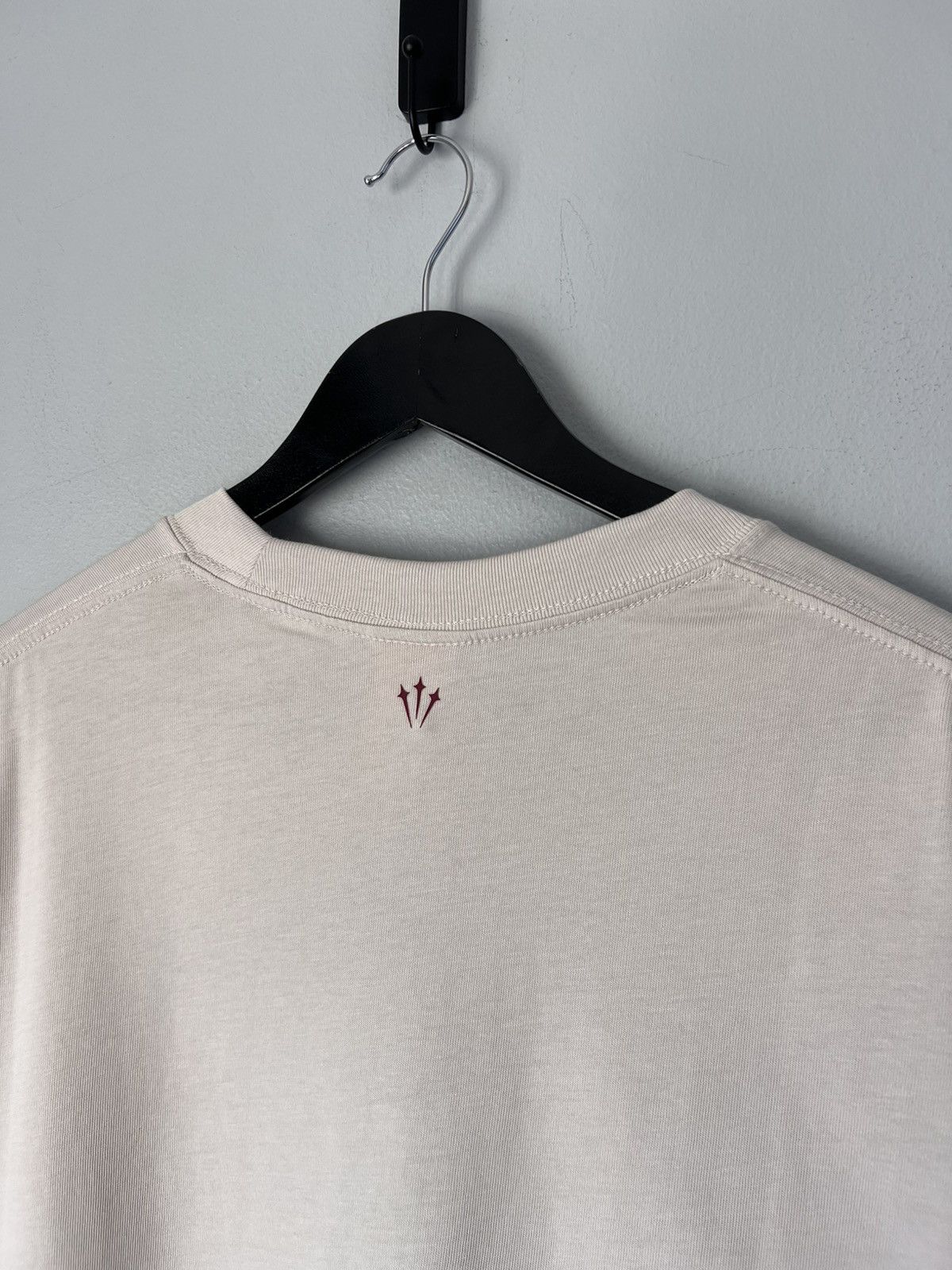 NOCTA × Nike Nike NOCTA Cricket Association Tee in Light Orewood Brown Size US XXL / EU 58 / 5 - 5 Thumbnail