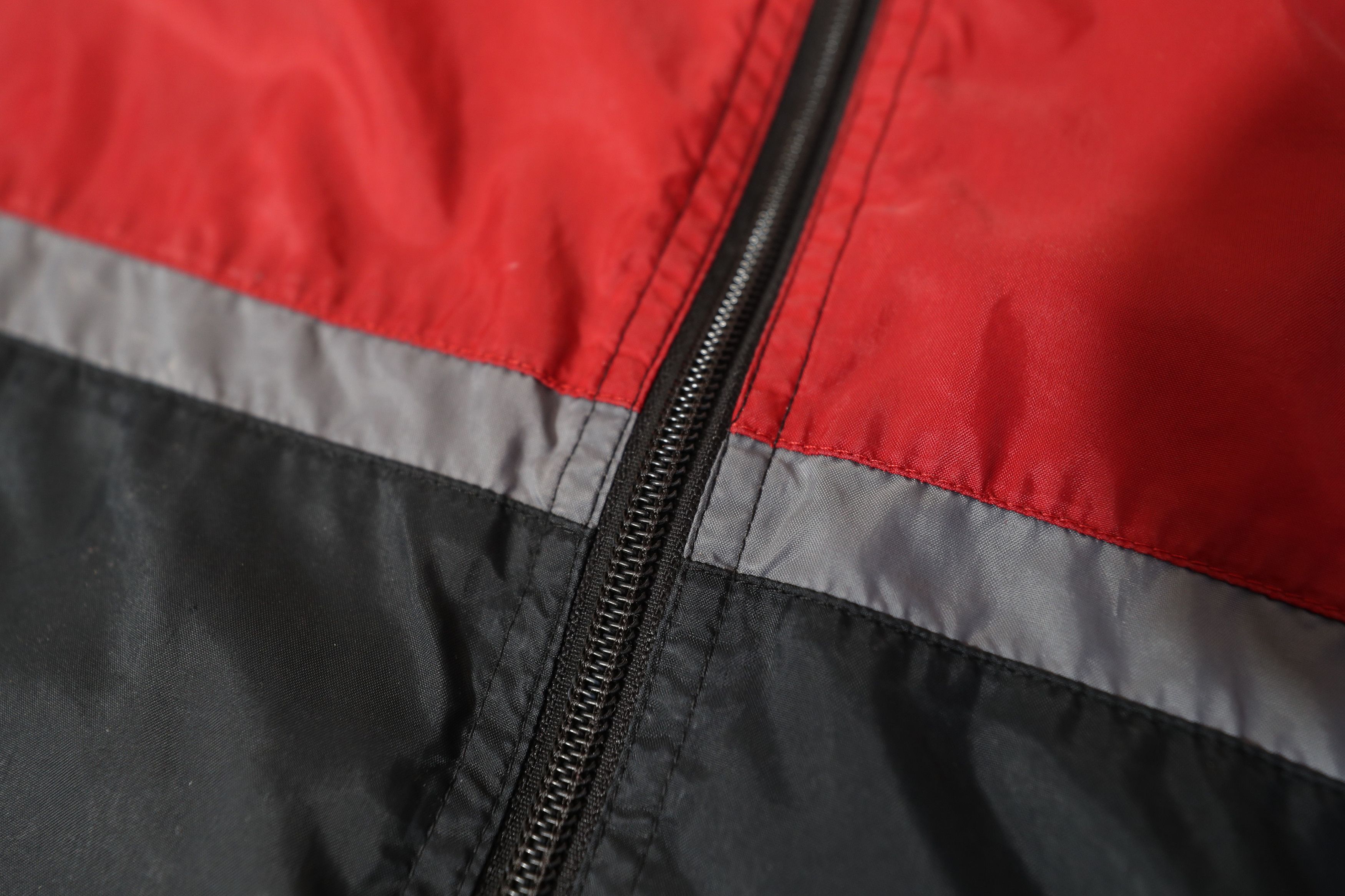 Nike Vintage Nike Y2K Zip Up Track Jacket (L) Size US XL / EU 56 / 4 - 8 Thumbnail