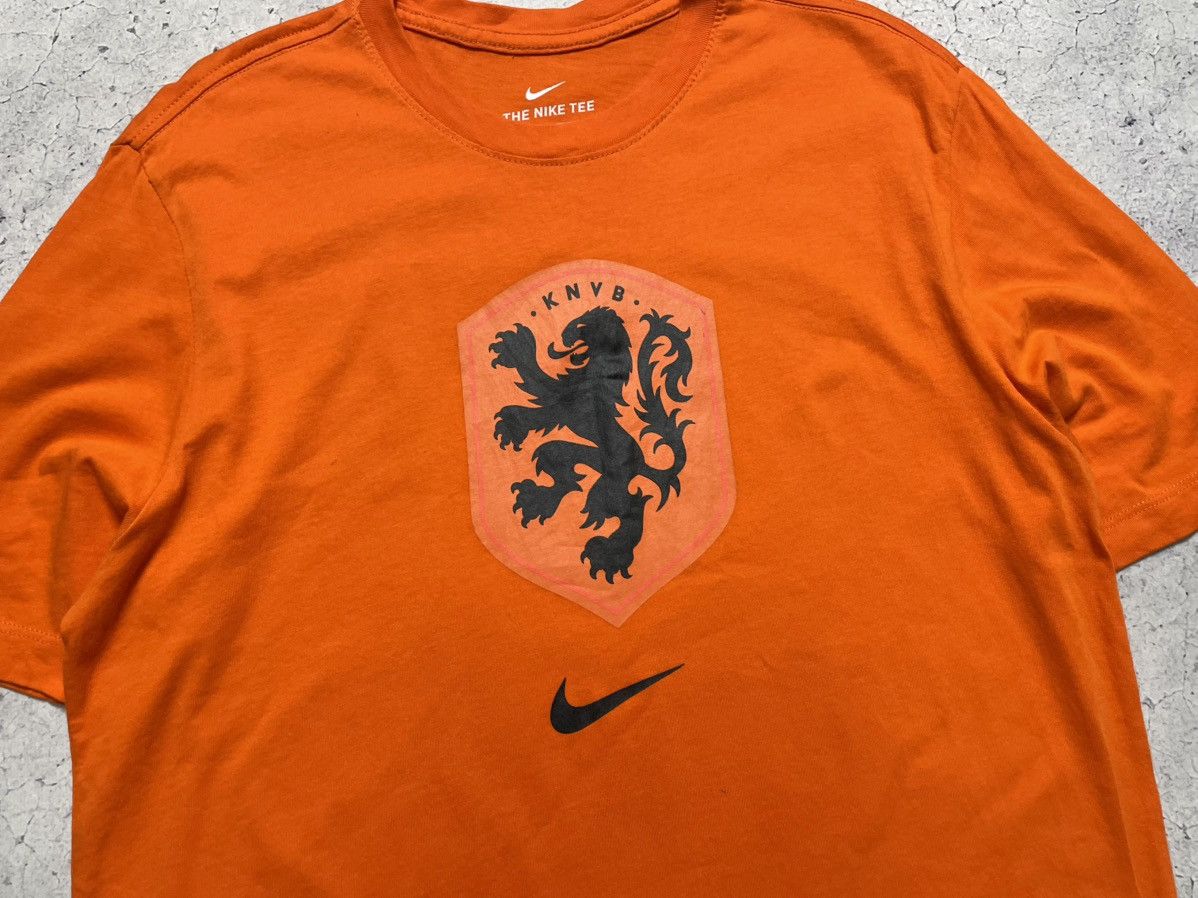 Nike × Vintage Nike KNVB Netherlands Football Vintage T-Shirt Big Logo Size US M / EU 48-50 / 2 - 6 Thumbnail