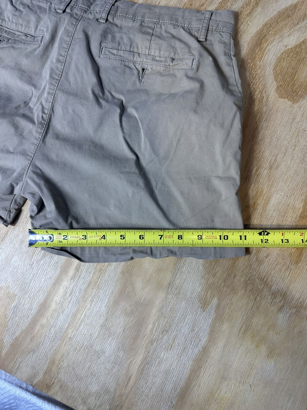 Other Classic Khaki Shorts Mens Tan Casual Size 31 Classic Fit Size US 31 - 7 Thumbnail
