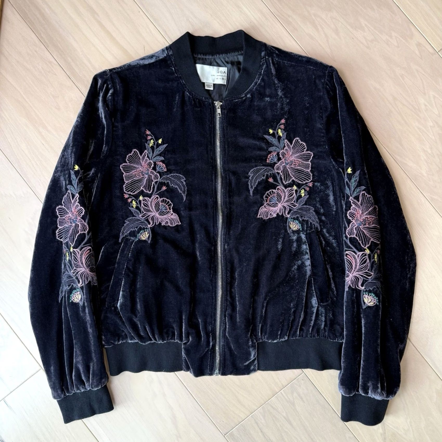 Velvet JOA Jacket Women's Medium Black Velvet Embroidered Full Zip Bomber Shirt Size M / US 6-8 / IT 42-44 - 3 Thumbnail