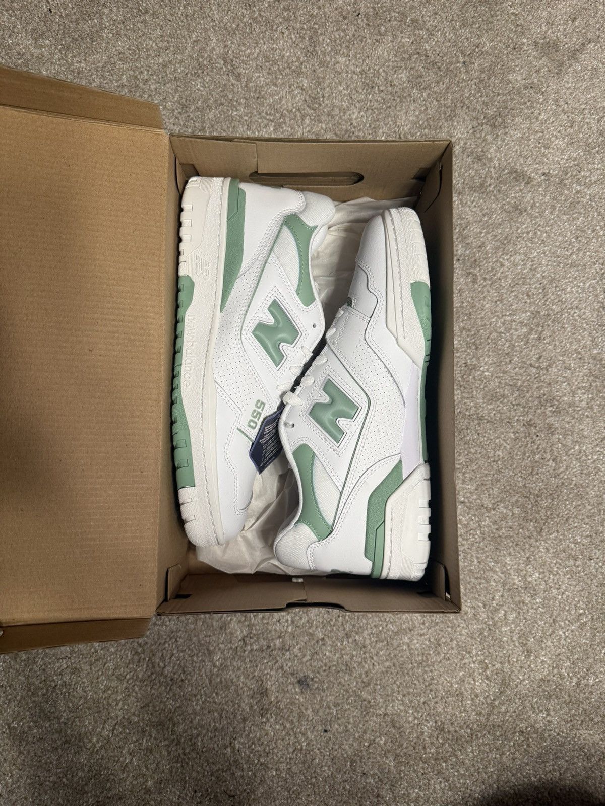 New Balance New Balance 550 “Mint Green” Size US 9.5 / EU 42-43 - 1 Thumbnail