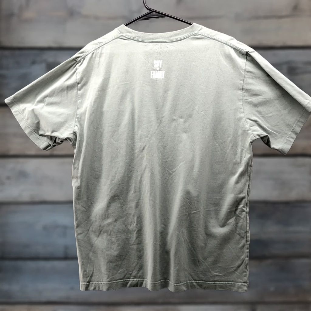 Uniqlo VINTAGE Uniqlo Spy x Family Bond Forger Pocket Tee Mens XL Sage Green T-Shirt Size US XL / EU 56 / 4 - 1 Thumbnail