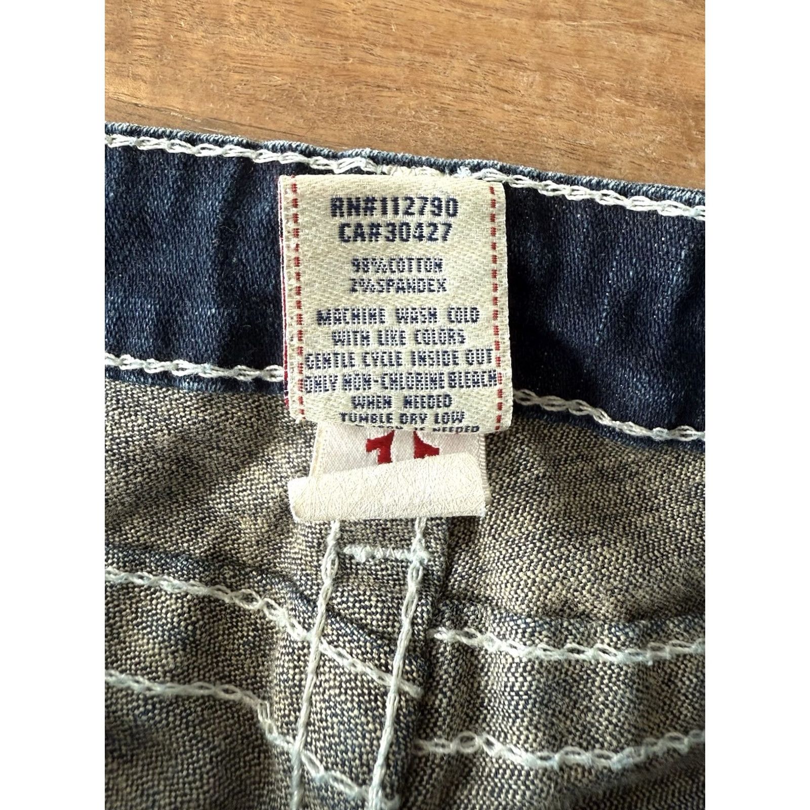True Religion VINTAGE True Religion Jeans Women 27 Slim Straight Denim Blue 30x33 Low Rise 5-Pocket Logo Rhinestone Zipper Button Size 27" / US 4 / IT 40 - 4 Thumbnail