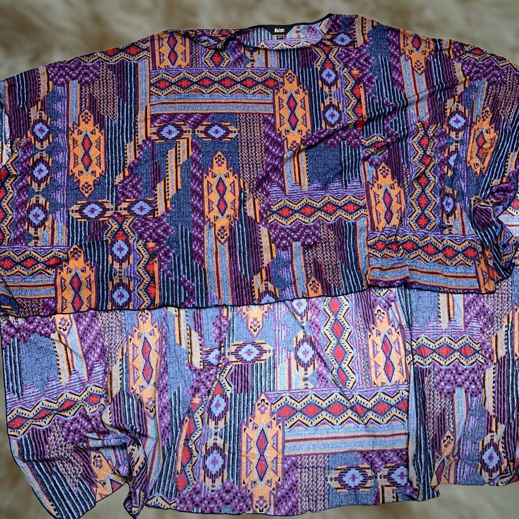 Vintage Women's Purple Aztec Poncho Cape Top Nylon One Size Slim Factor Investments Capes Poncho Aztec Purple Womens One Size Size ONE SIZE - 1 Thumbnail