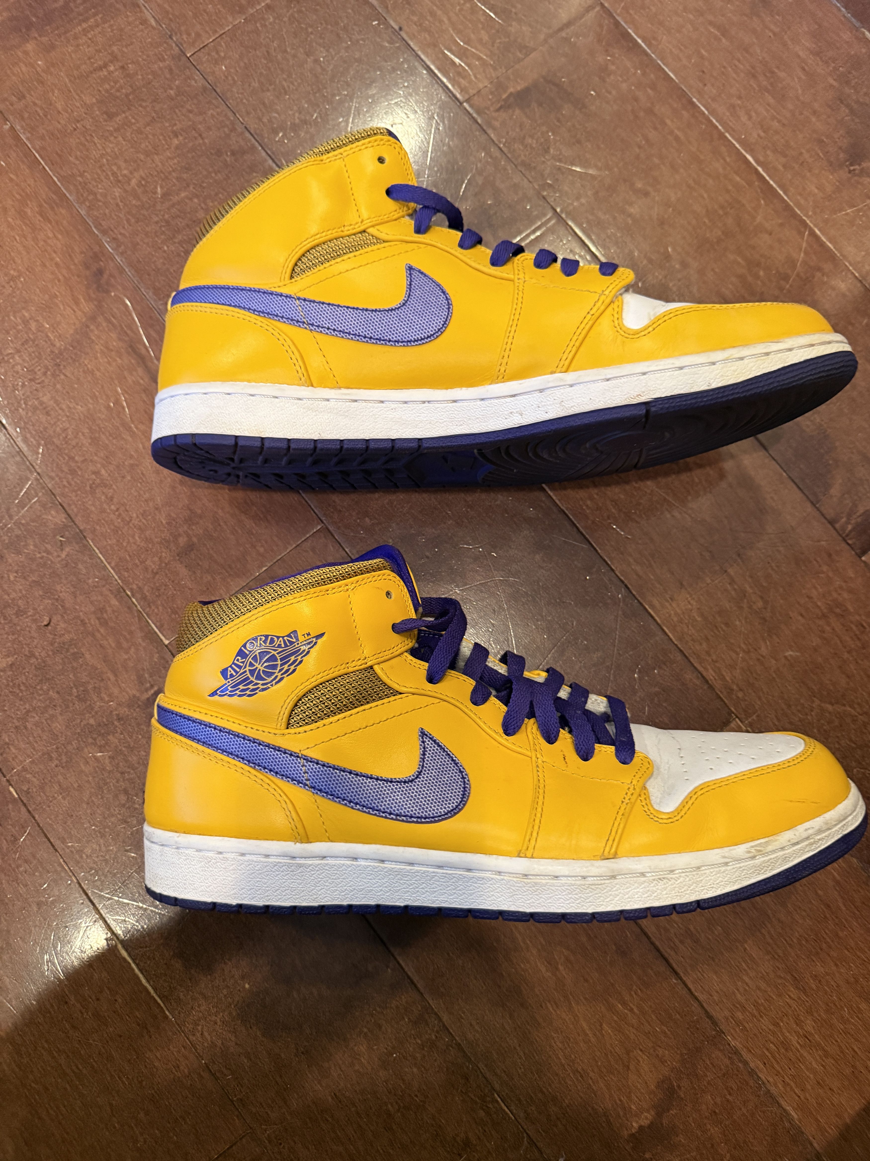 Jordan Brand Jordan 1 Mid Lakers Size US 11.5 / EU 44-45 - 2 Thumbnail