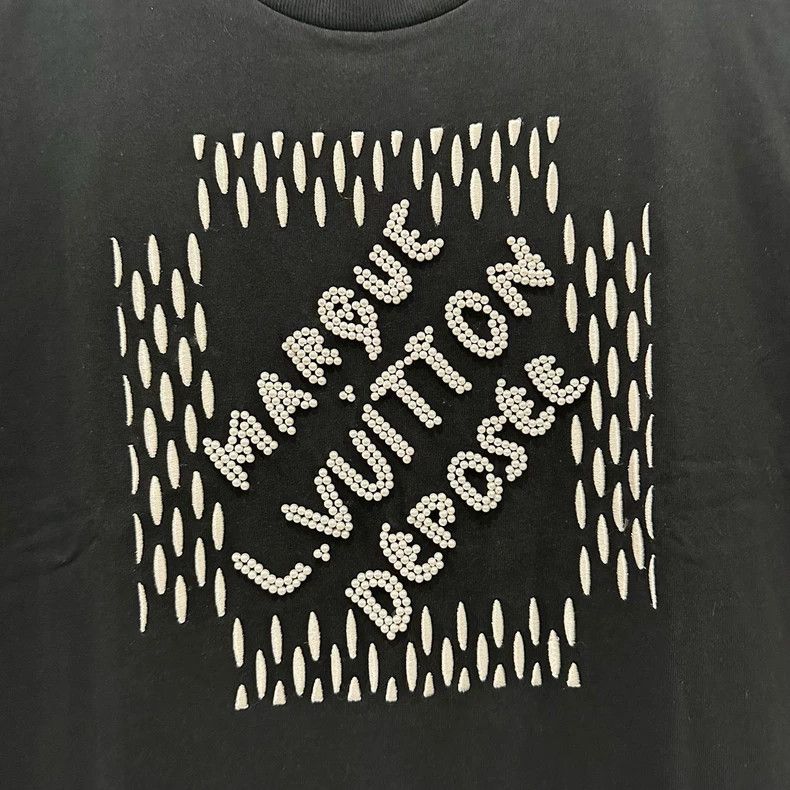Louis Vuitton Louis Vuitton Beaded logo short sleeves Size US XXL / EU 58 / 5 - 5 Thumbnail