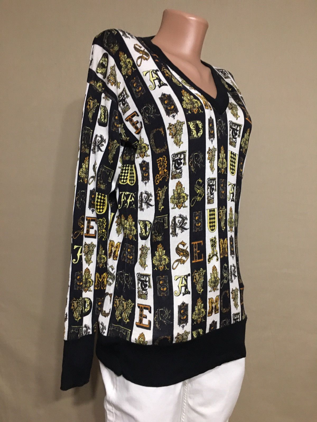 Versace VERSACE Virtus Silk Sweater Alphabet Black Gold Medusa EU38 Size S / US 4 / IT 40 - 4 Thumbnail