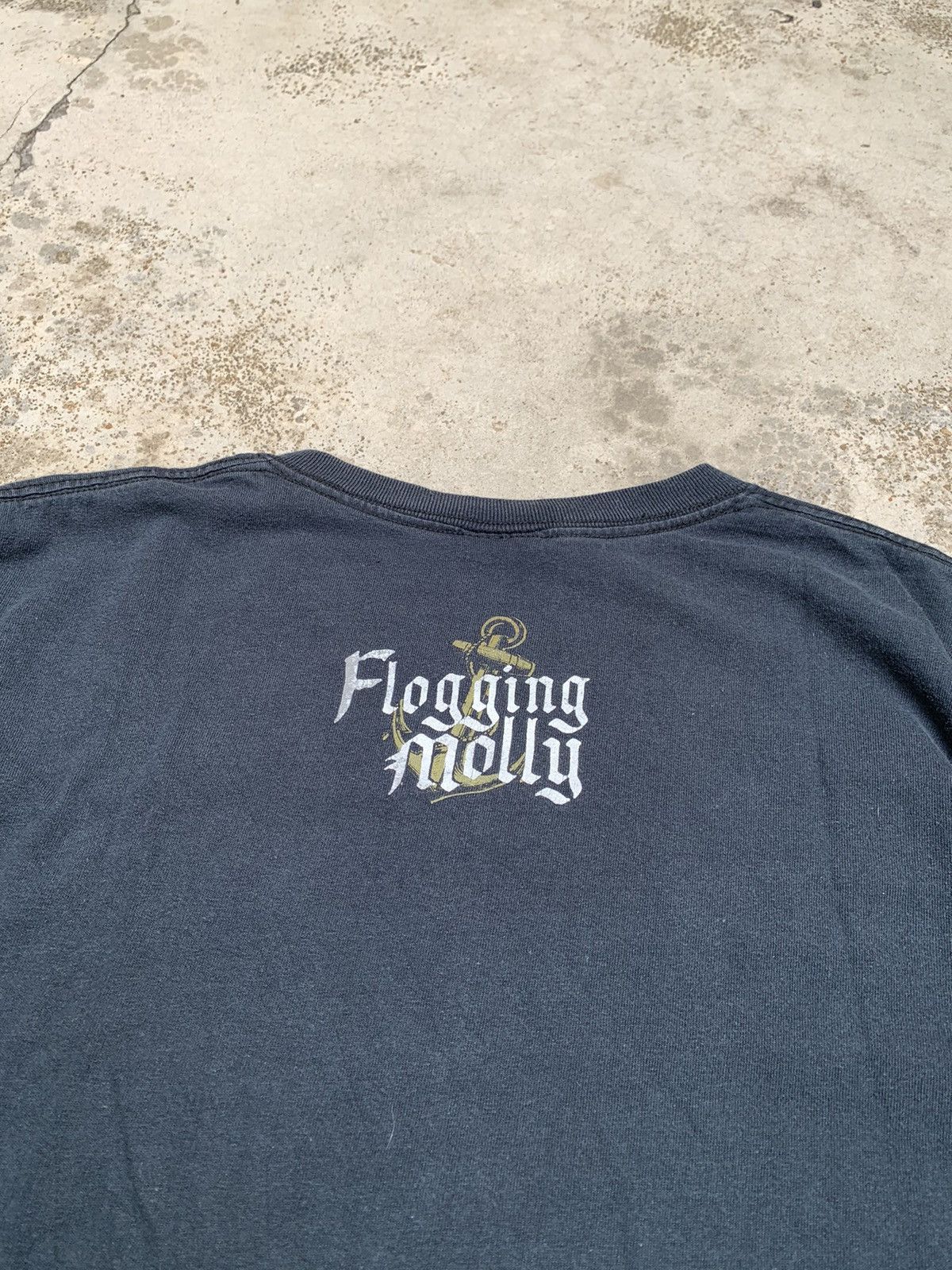 Band Tees Steals! Flogging Molly Punk Rock Band Tee Size US XL / EU 56 / 4 - 6 Thumbnail