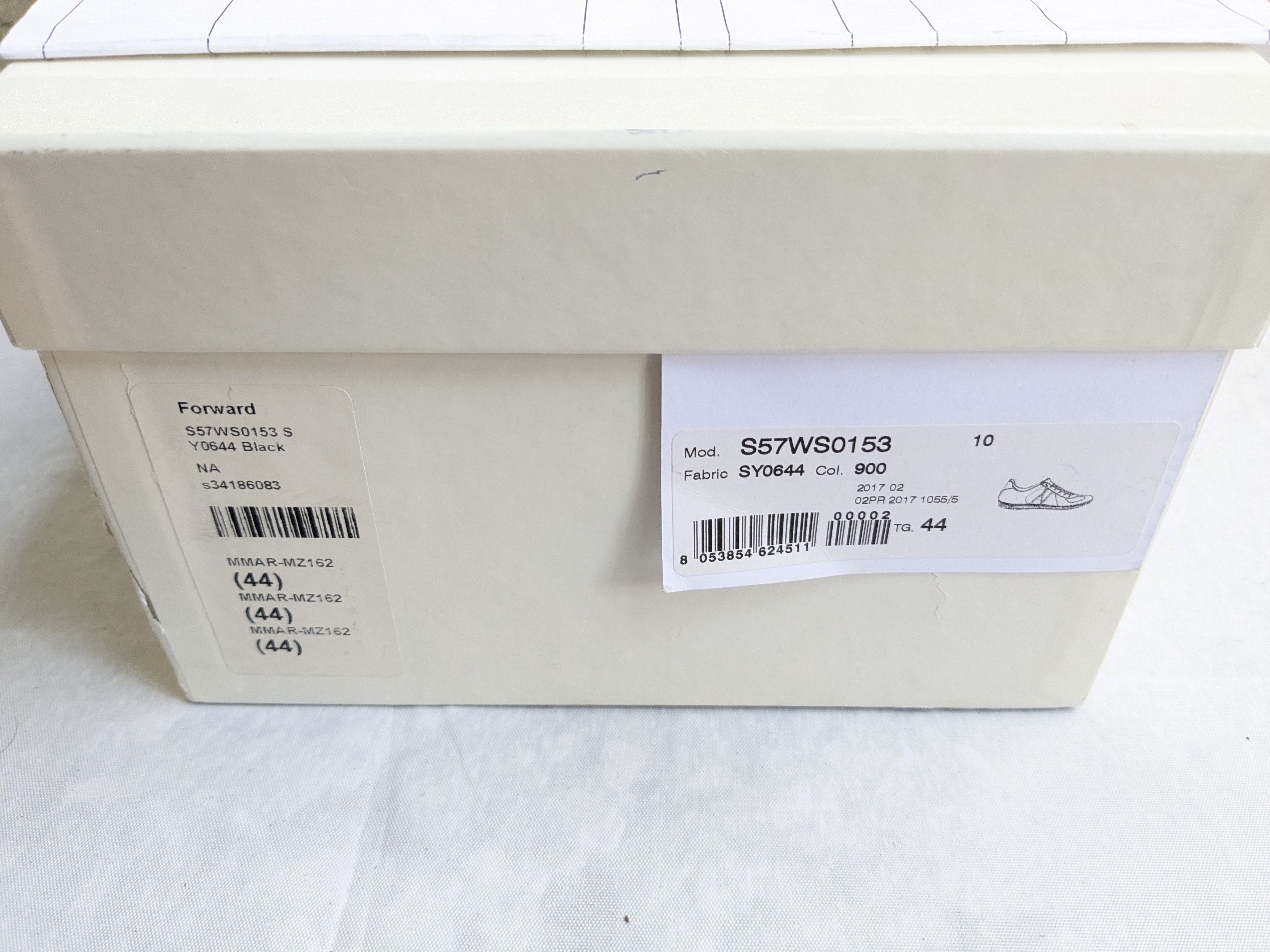 Maison Margiela Maison Margiela Replica GAT Black 11 44 Low Tops Size US 11 / EU 44 - 19 Thumbnail