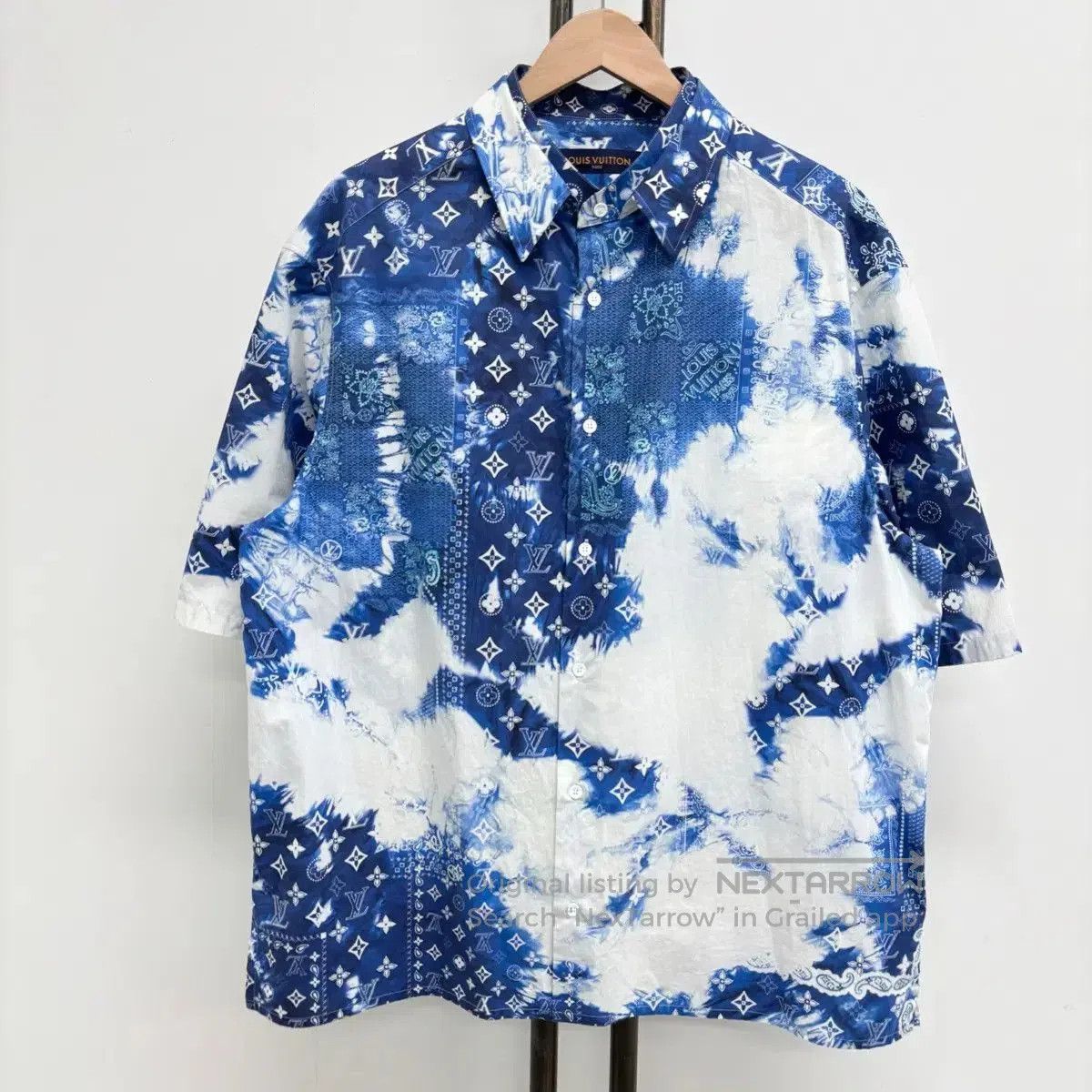 Louis Vuitton Louis Vuitton LV Logo Short Sleeve Shirt. Size US XXL / EU 58 / 5 - 1 Thumbnail