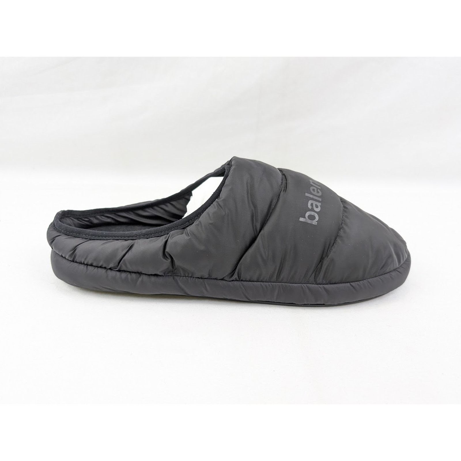 Balenciaga o1rshd1 Alaska Slipper Nylon in Black Size US 10 / EU 43 - 1 Thumbnail