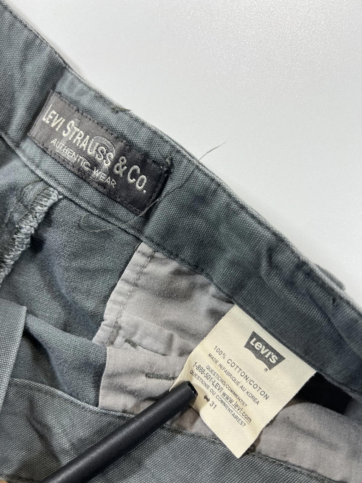 Old Navy Vintage Levi’s Men's Gray Cargo Shorts Size 33 Size US 31 - 4 Thumbnail