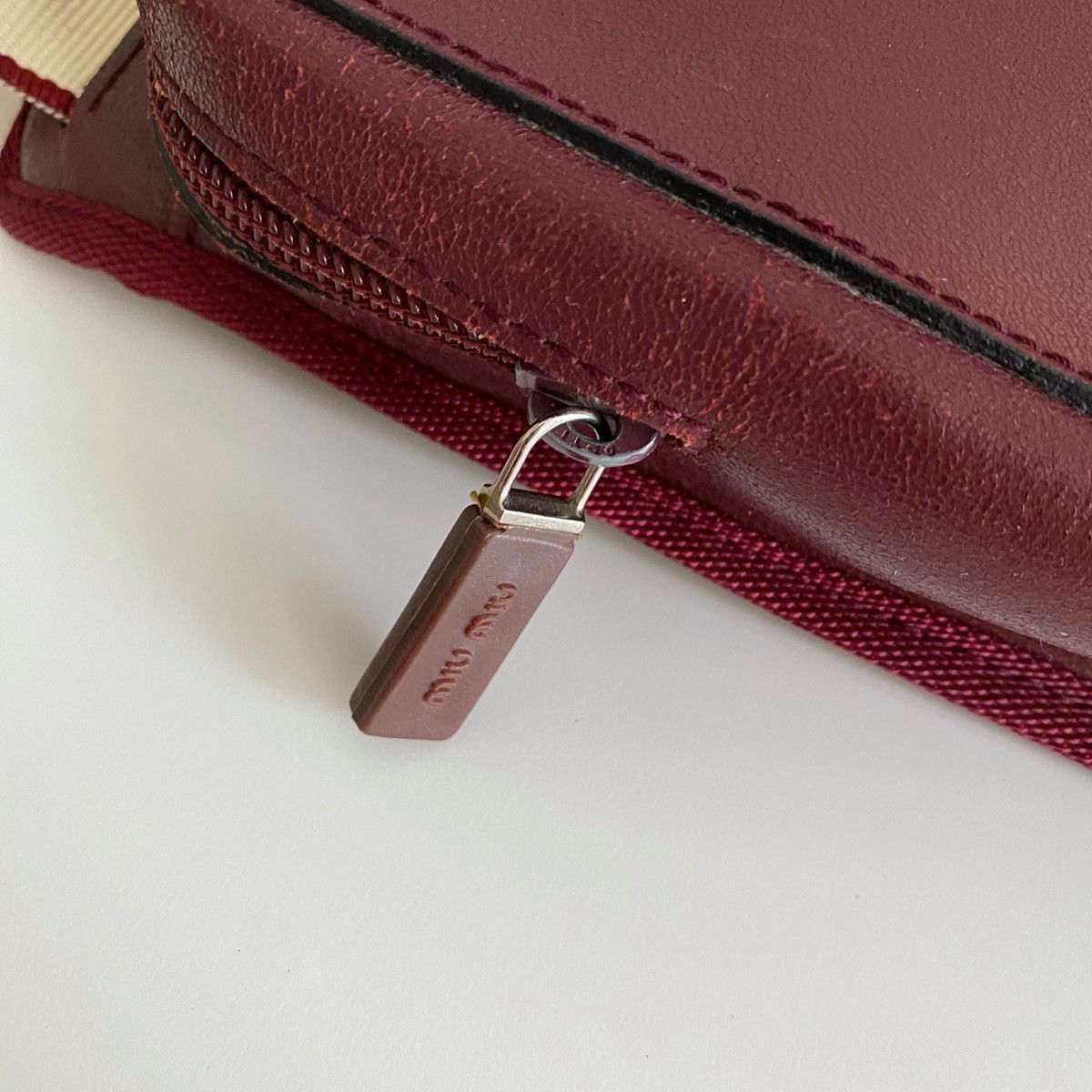 Miu Miu × Vintage Miu Miu 1999 FW Burgundy Leather Crossbody Bag Size ONE SIZE - 7 Thumbnail