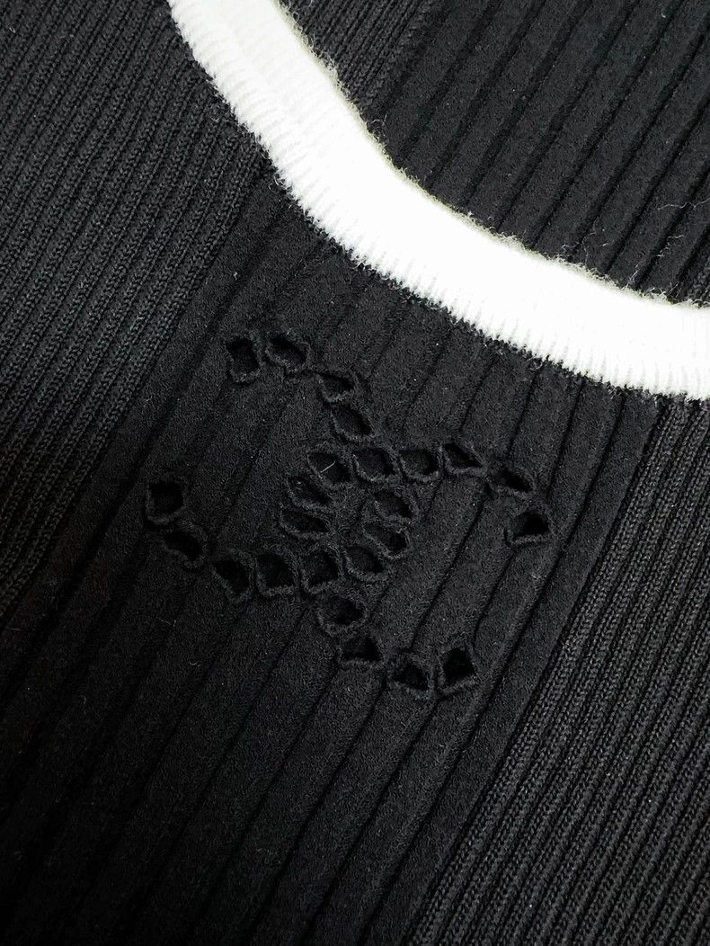 Chanel Chanel 25C hollow logo black knitted vest Size XS / US 0-2 / IT 36-38 - 4 Thumbnail