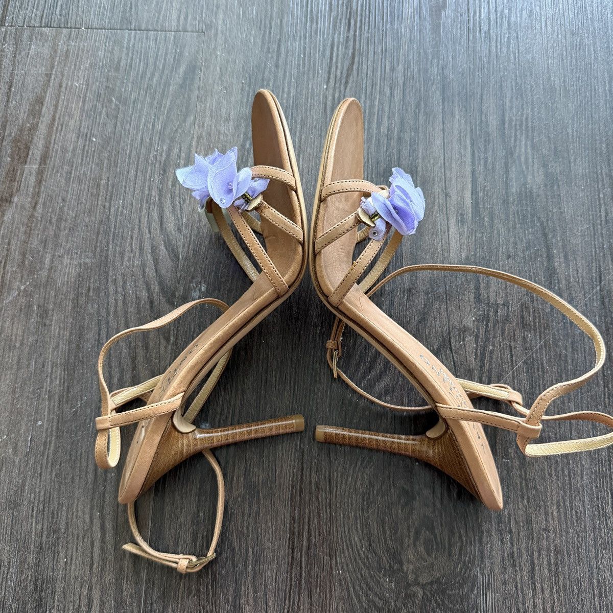 Valentino NWOT Vintage Valentino Flower Heels Size US 7 / IT 37 - 5 Thumbnail