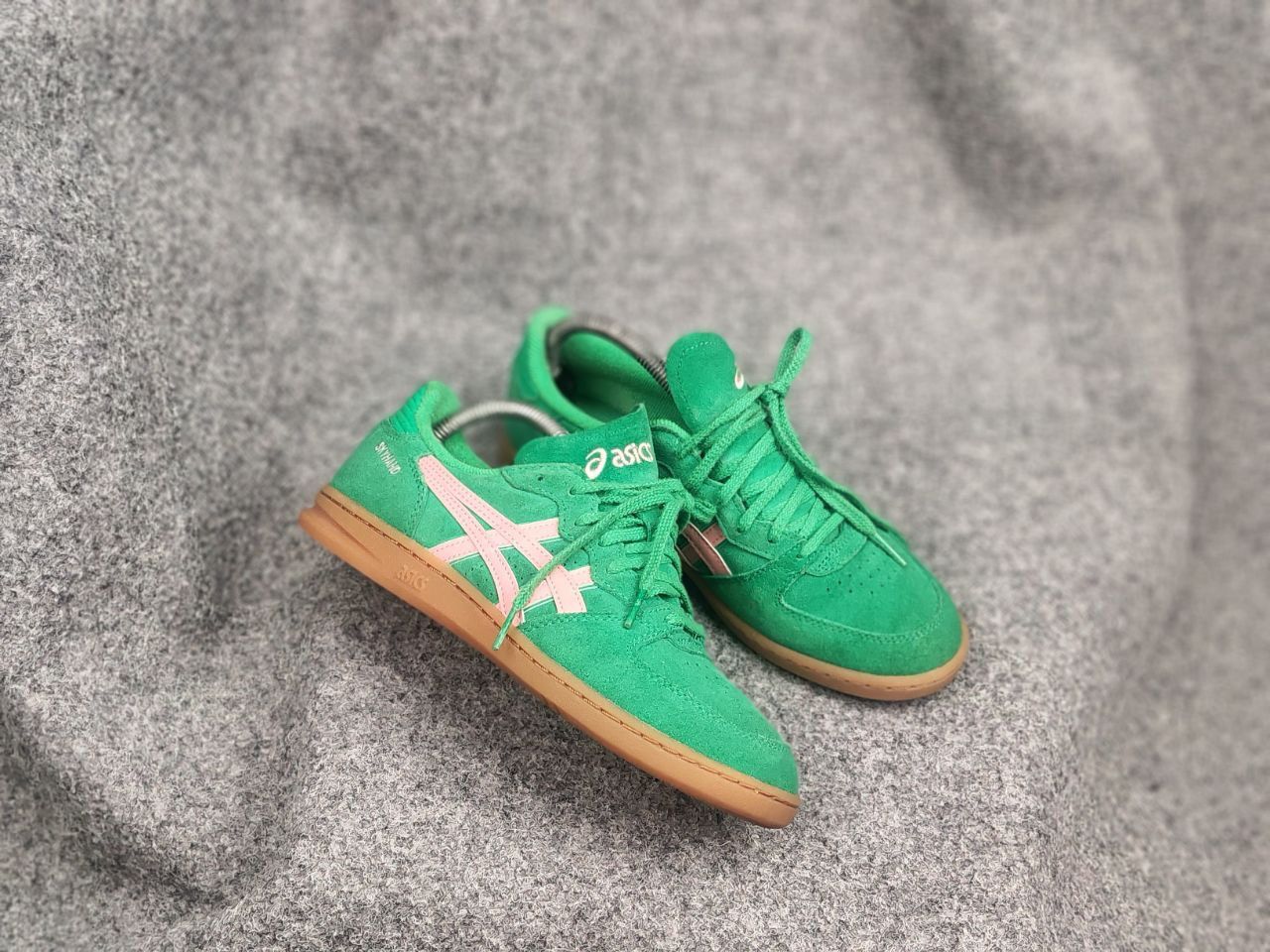 Asics Asics Skyhand OG Cilantro Grapefruit Sneakers Y2K Style Size US 6 / EU 39 - 1 Thumbnail