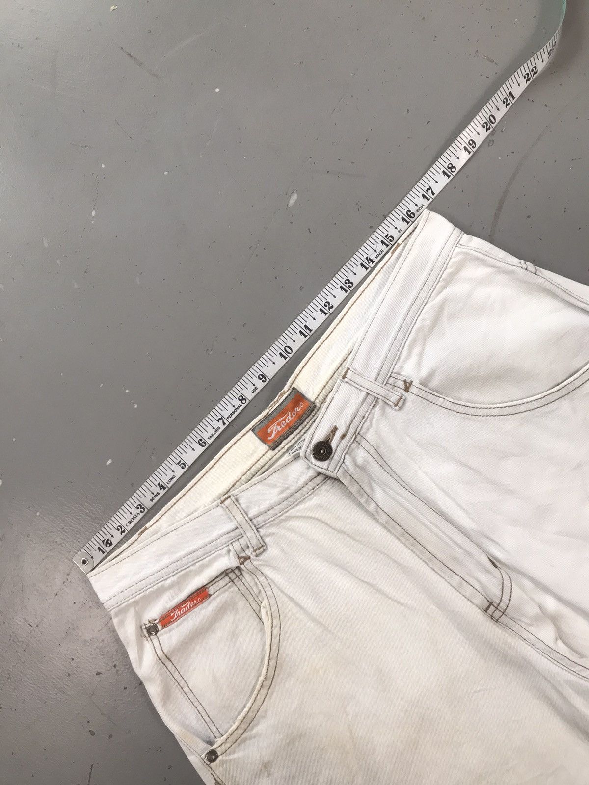 Vintage Vintage traders off white big pocket denim jort Size US 33 - 5 Thumbnail