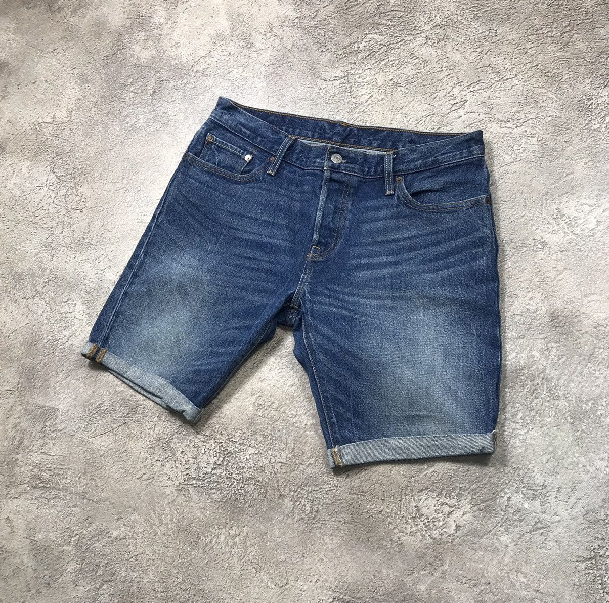 Vintage Vintage Levis Sun Faded Denim Shorts Streetwear Y2K Logo 32 Size US 32 / EU 48 - 2 Thumbnail