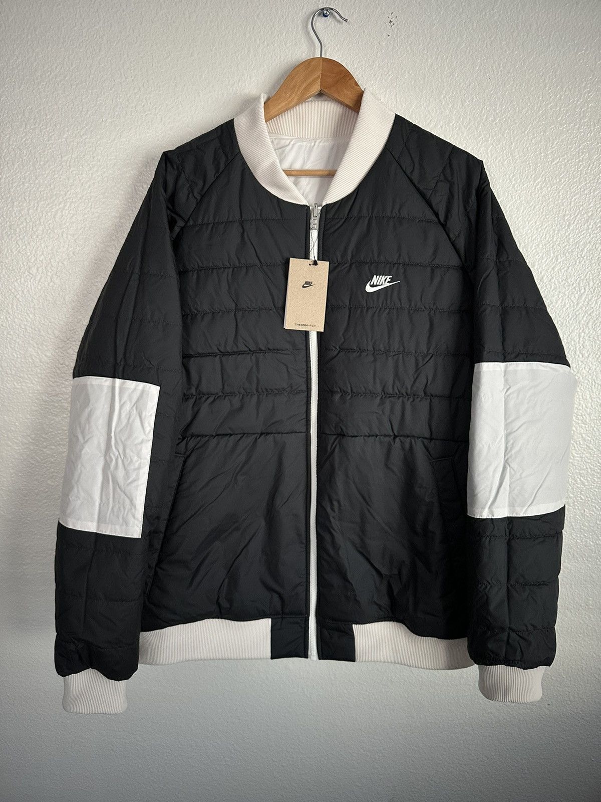 image of Nike Nsw Therma-Fit Legacy Reversible Bomber Jacket in Black, Men's (Size 2XL)