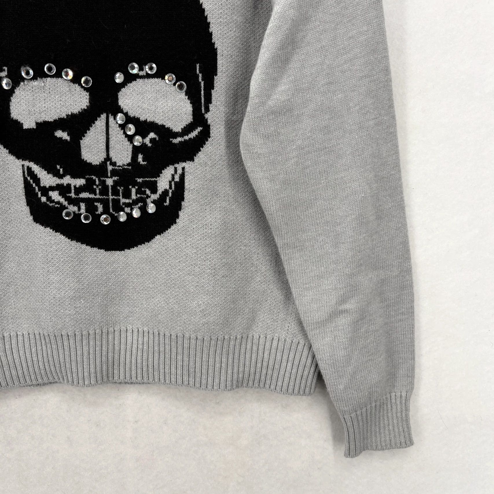 Vintage VIGOSS Sweater Womens Small Gray Skull Rhinestone Crewneck Knit Pullover Goth Size S / US 4 / IT 40 - 3 Thumbnail